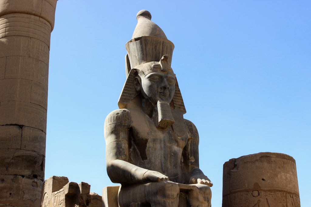 Origem da Hipnose - estátua egípcia