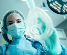 Anestesia hipnótica: as cirurgias indolores feitas com uso da hipnose