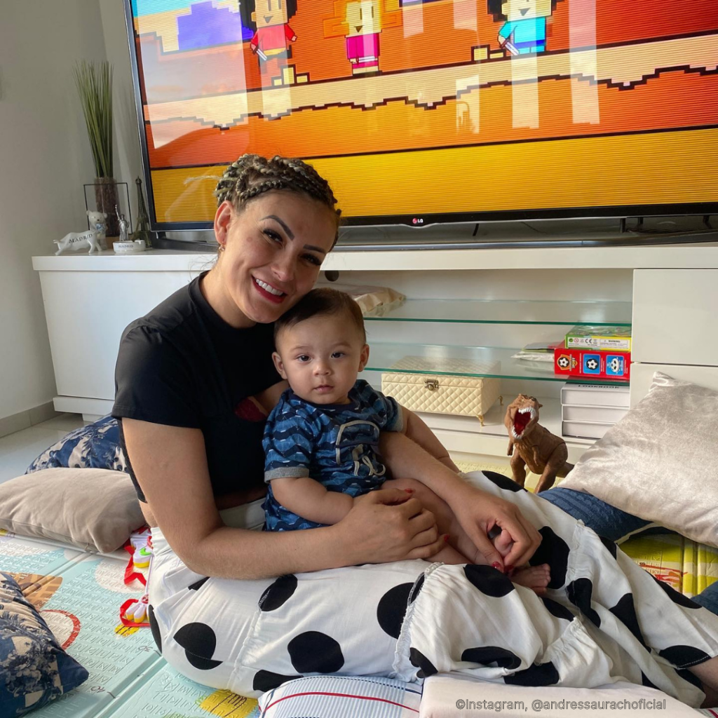Andressa Urach e o filho Leon