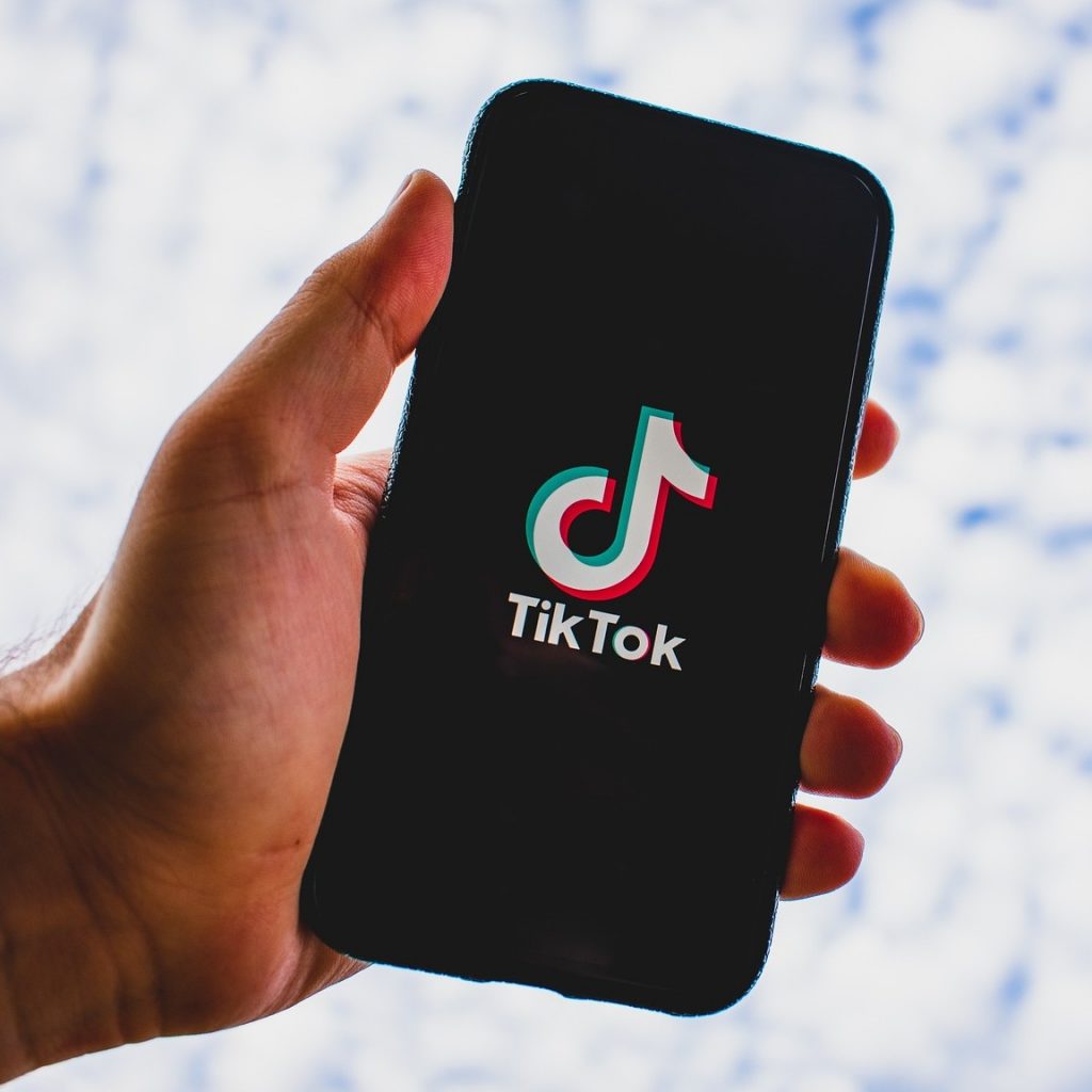 “Lucky girl syndrome” trend TikTok 