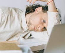 Síndrome de Burnout: saiba os sintomas e como sair dessa